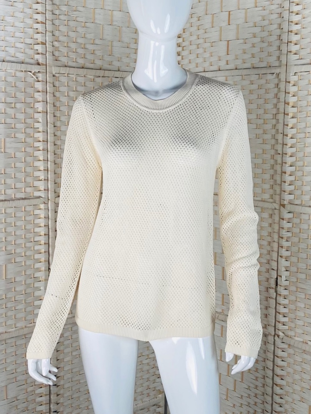 NWT, EDUN Womens sweater. M.
